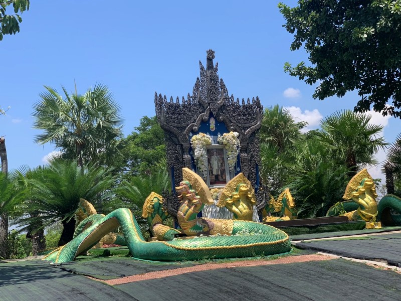 วัดพญานาคสีขาว ศรีสะเกษ